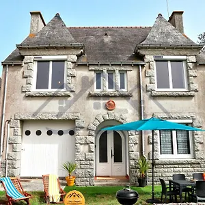  Hébergement de vacances Ty Geoland - Maison à Deux Pas Du Centre Avec Jardin Au - Wifi Inclus - Animaux Bienvenus- Linge De Lit Inclus - Serviettes Et Ménage De Fin De En Option